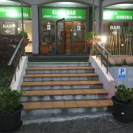 Hotel Lago Maggiore كاستيلّيتّو سوبرا تي المظهر الخارجي الصورة