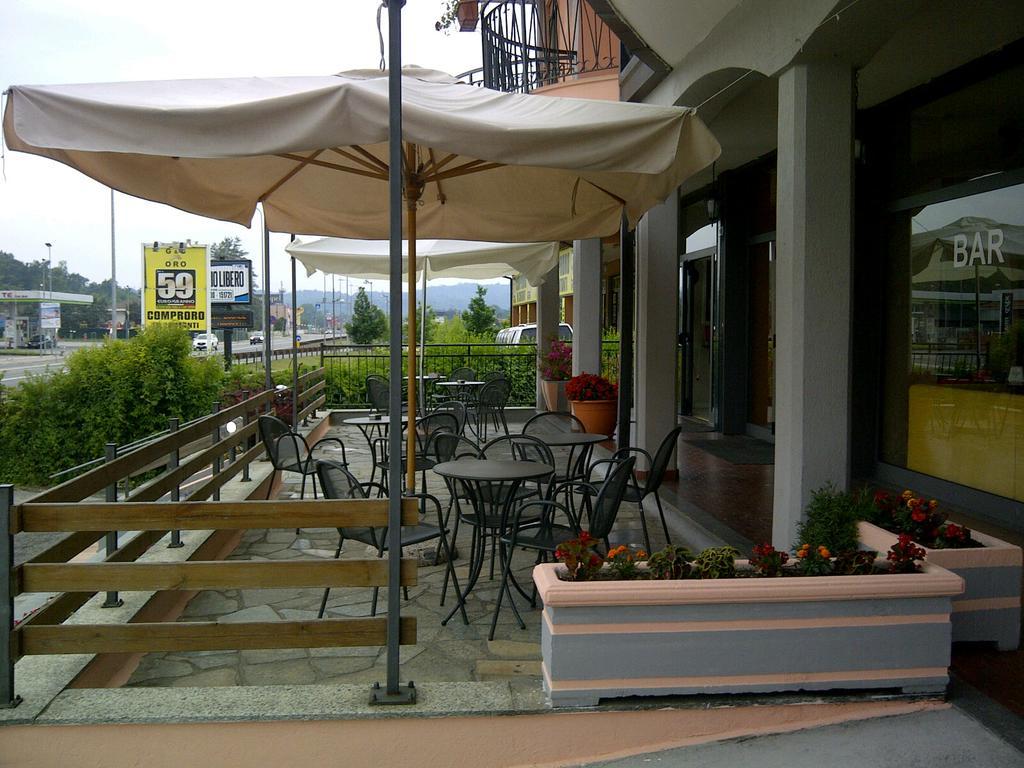 Hotel Lago Maggiore كاستيلّيتّو سوبرا تي المظهر الخارجي الصورة