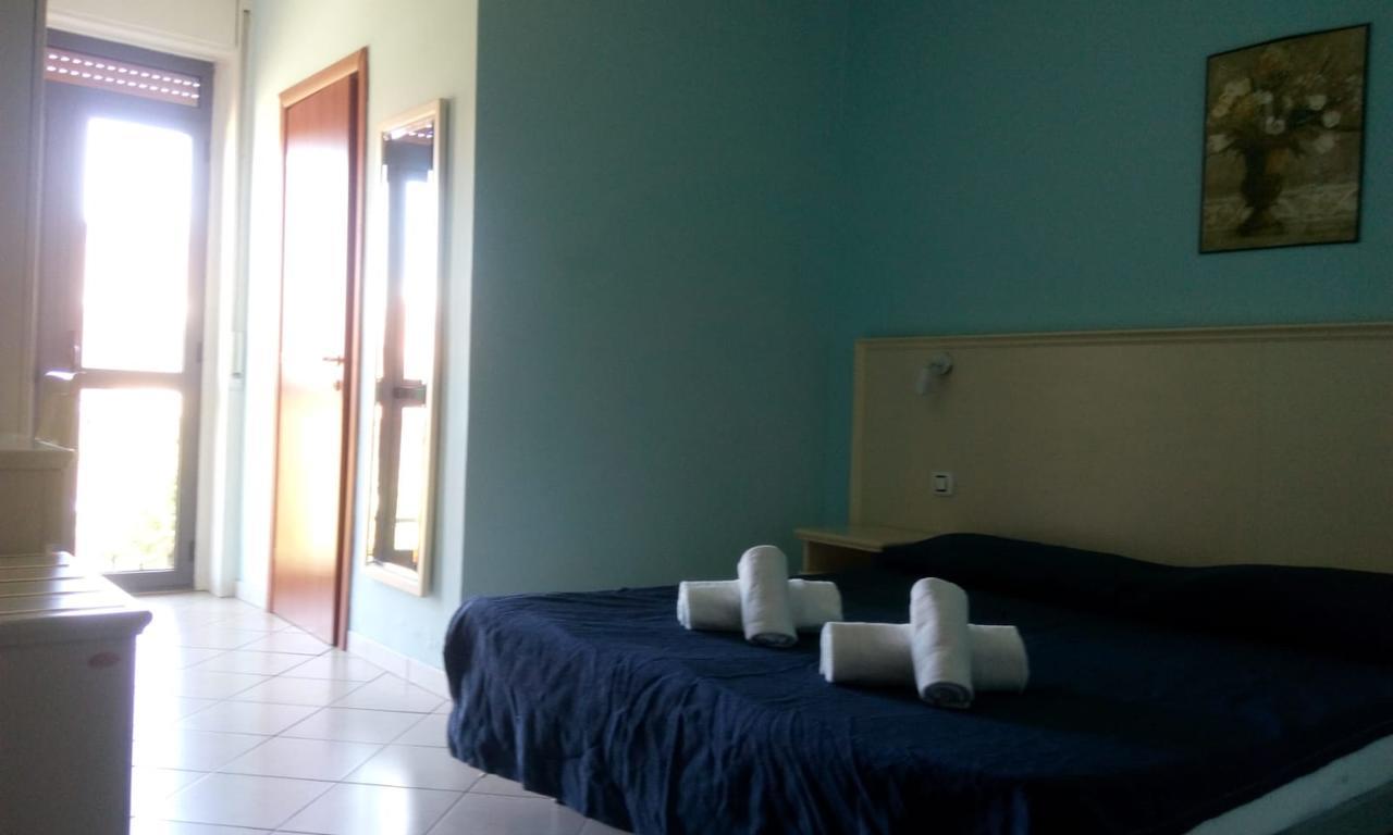 Hotel Lago Maggiore كاستيلّيتّو سوبرا تي المظهر الخارجي الصورة