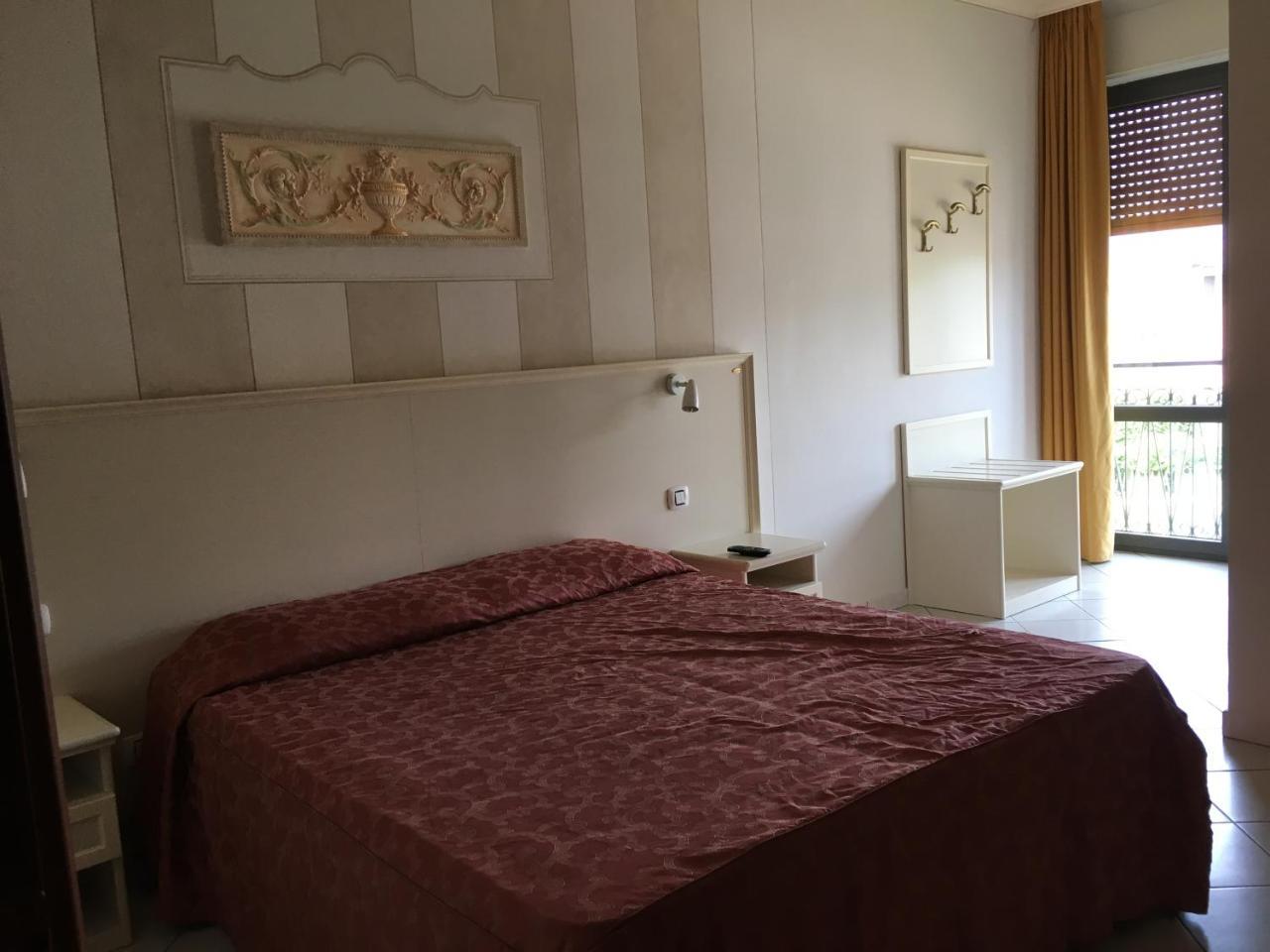 Hotel Lago Maggiore كاستيلّيتّو سوبرا تي المظهر الخارجي الصورة