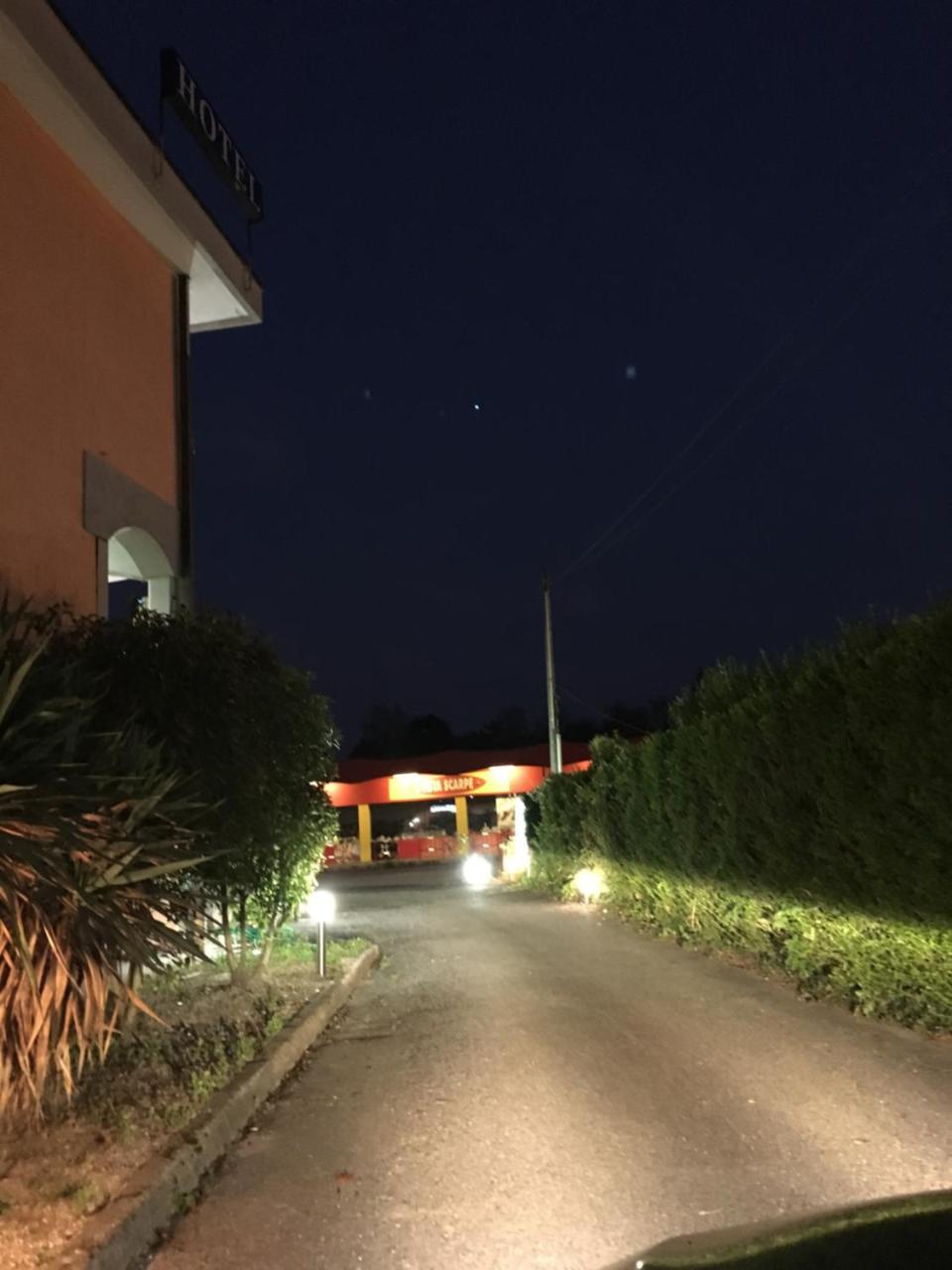 Hotel Lago Maggiore كاستيلّيتّو سوبرا تي المظهر الخارجي الصورة