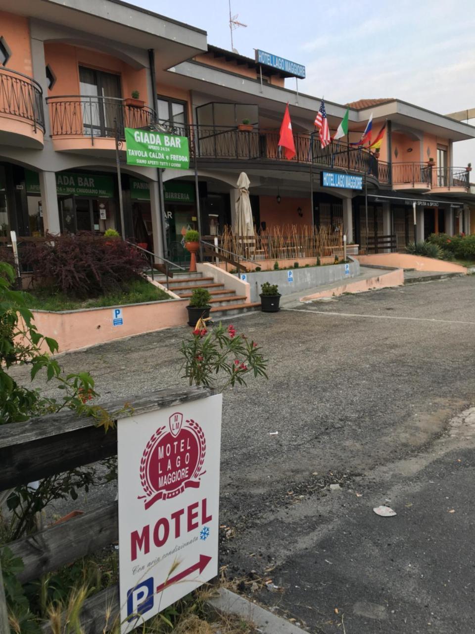 Hotel Lago Maggiore كاستيلّيتّو سوبرا تي المظهر الخارجي الصورة